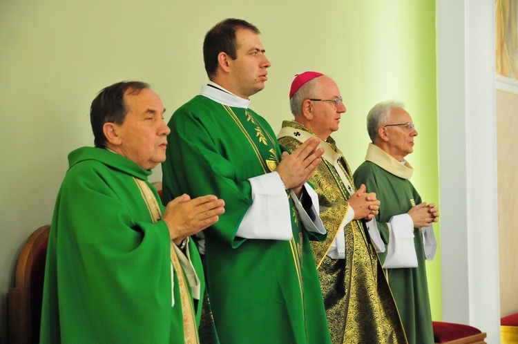 Podziękowanie ks. prał. Józefowi Diduchowi za lata posługi duszpasterskiej