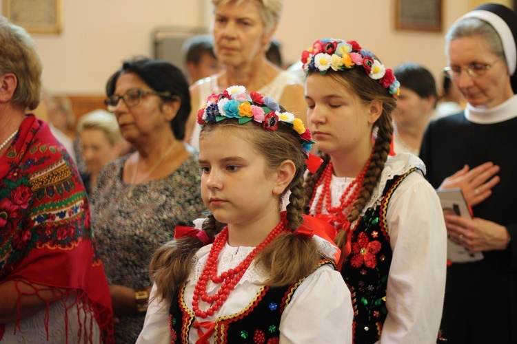 Poświęcenie nowego feretronu Matki Bożej i jubileusz kapłaństwa