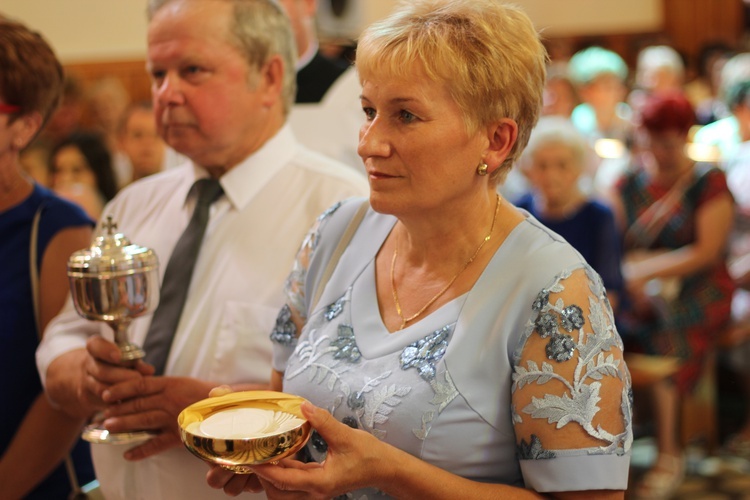 Poświęcenie nowego feretronu Matki Bożej i jubileusz kapłaństwa