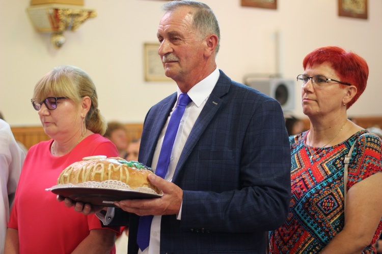 Poświęcenie nowego feretronu Matki Bożej i jubileusz kapłaństwa