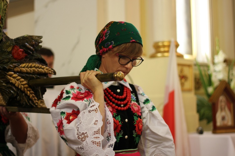 Poświęcenie nowego feretronu Matki Bożej i jubileusz kapłaństwa