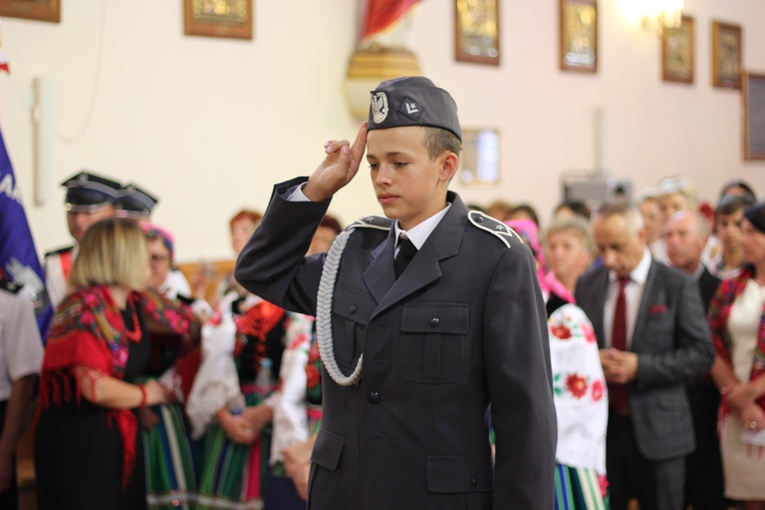 Poświęcenie nowego feretronu Matki Bożej i jubileusz kapłaństwa