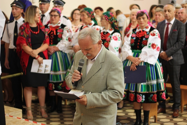 Poświęcenie nowego feretronu Matki Bożej i jubileusz kapłaństwa