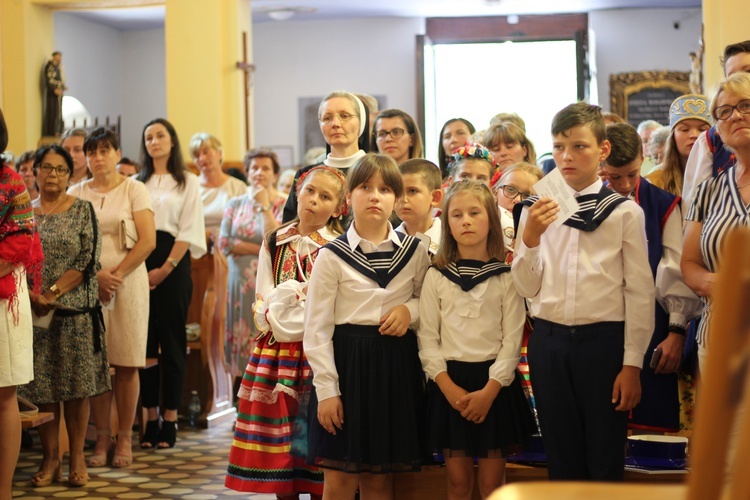 Poświęcenie nowego feretronu Matki Bożej i jubileusz kapłaństwa