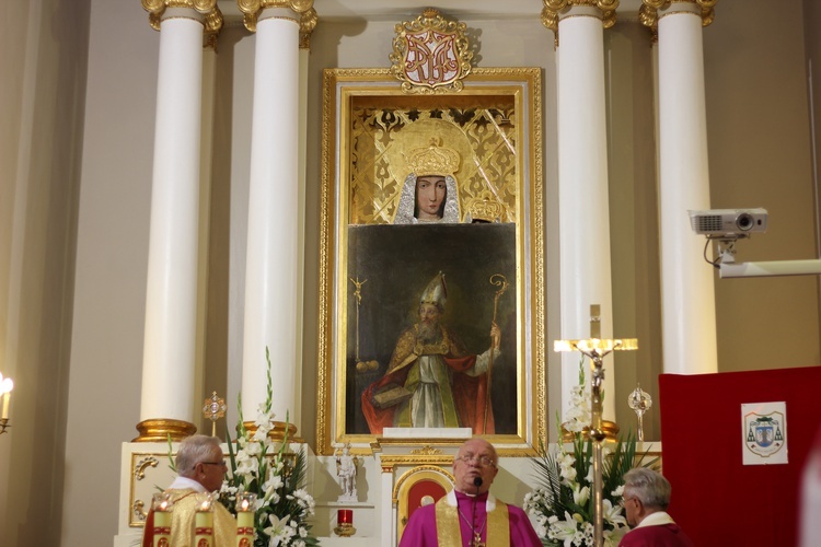 Poświęcenie nowego feretronu Matki Bożej i jubileusz kapłaństwa