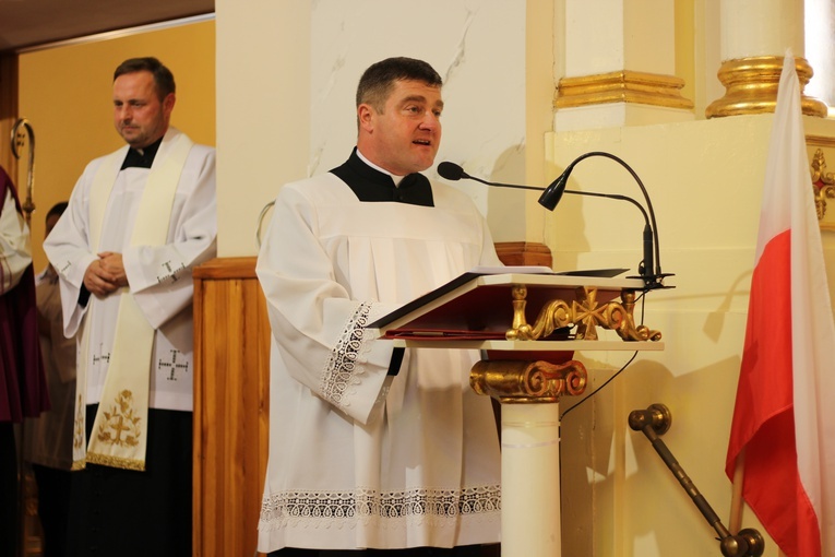 Poświęcenie nowego feretronu Matki Bożej i jubileusz kapłaństwa