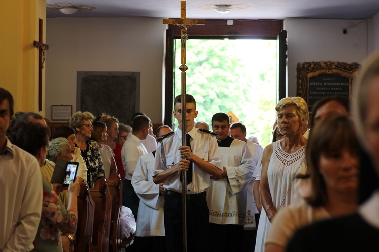 Poświęcenie nowego feretronu Matki Bożej i jubileusz kapłaństwa