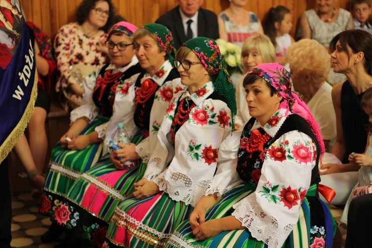 Poświęcenie nowego feretronu Matki Bożej i jubileusz kapłaństwa