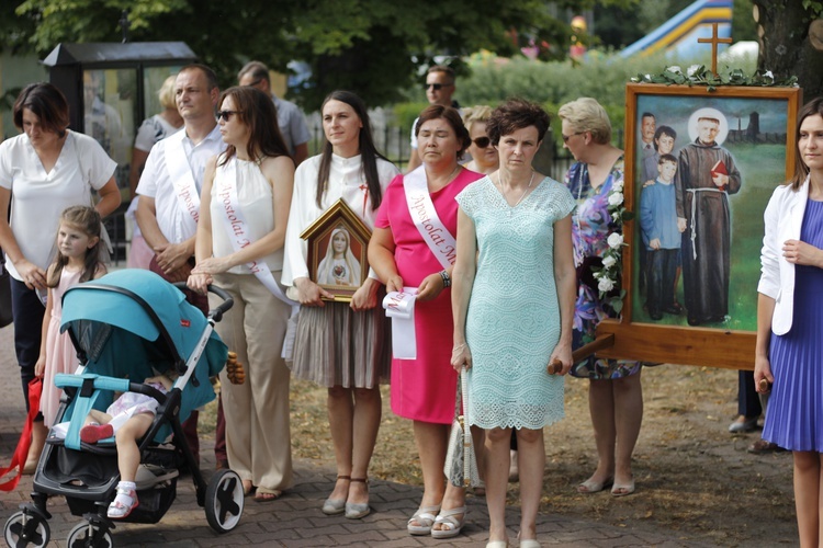 Poświęcenie nowego feretronu Matki Bożej i jubileusz kapłaństwa