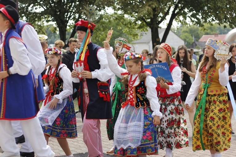 Poświęcenie nowego feretronu Matki Bożej i jubileusz kapłaństwa