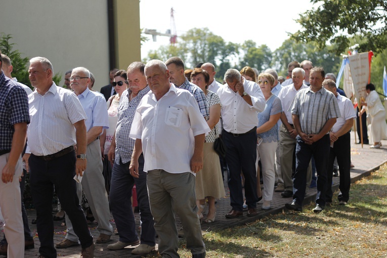 Poświęcenie nowego feretronu Matki Bożej i jubileusz kapłaństwa