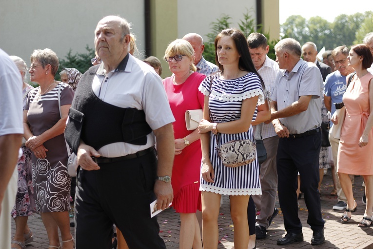 Poświęcenie nowego feretronu Matki Bożej i jubileusz kapłaństwa