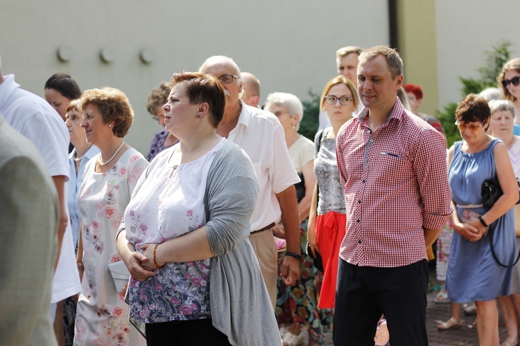 Poświęcenie nowego feretronu Matki Bożej i jubileusz kapłaństwa