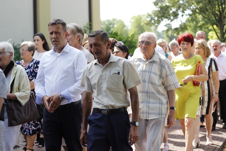 Poświęcenie nowego feretronu Matki Bożej i jubileusz kapłaństwa