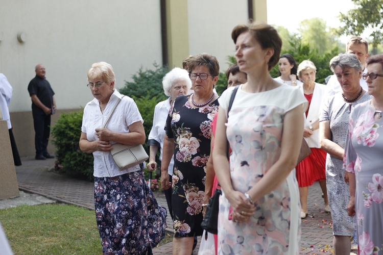 Poświęcenie nowego feretronu Matki Bożej i jubileusz kapłaństwa