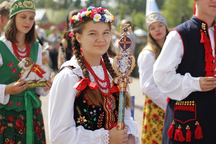 Poświęcenie nowego feretronu Matki Bożej i jubileusz kapłaństwa