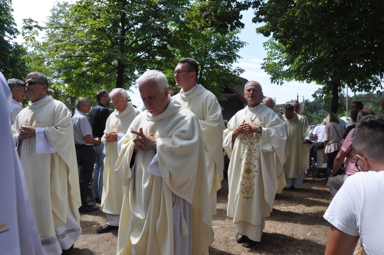 Koronacja figurki św. Anny w Oleśnie