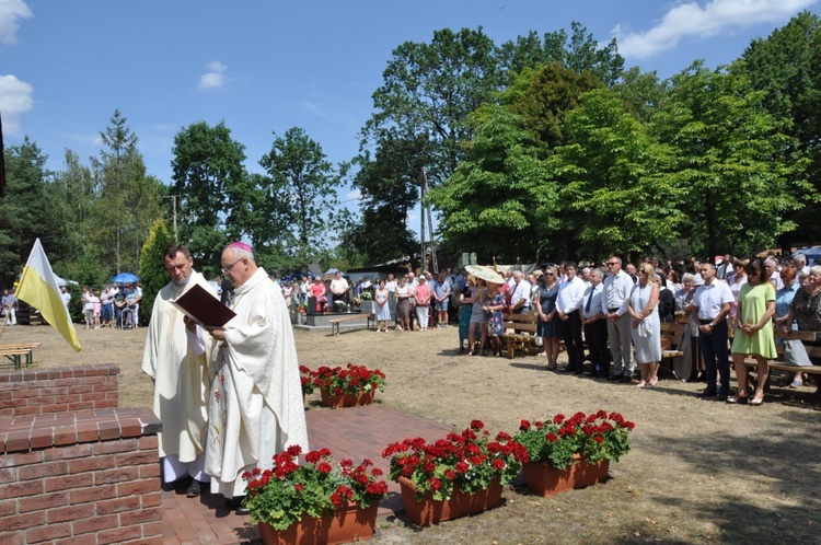 Koronacja figurki św. Anny w Oleśnie