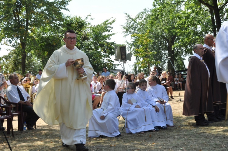 Koronacja figurki św. Anny w Oleśnie