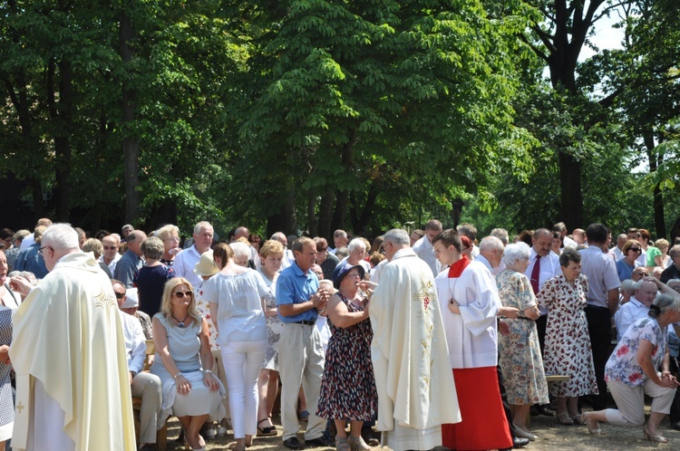 Koronacja figurki św. Anny w Oleśnie