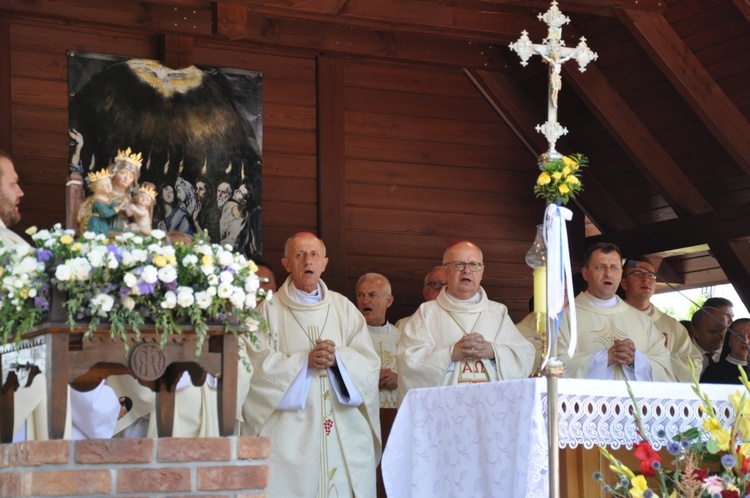 Koronacja figurki św. Anny w Oleśnie