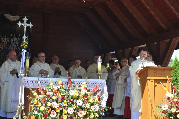 Koronacja figurki św. Anny w Oleśnie