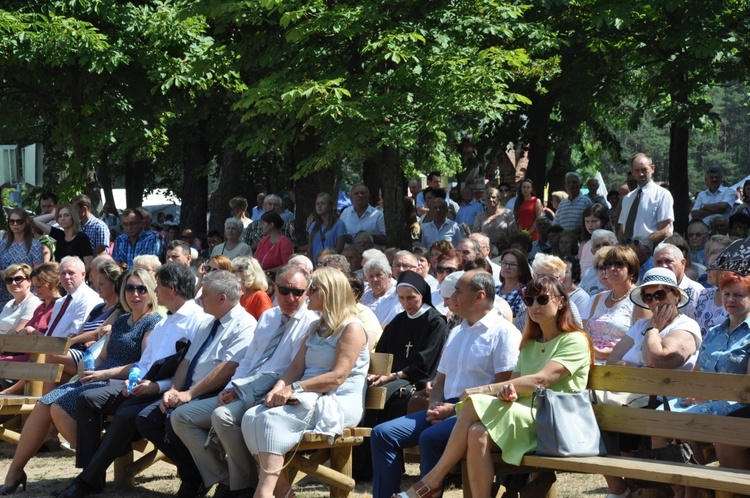 Koronacja figurki św. Anny w Oleśnie