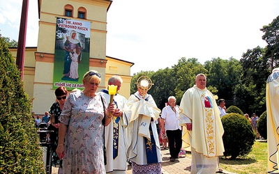 – U dziadków człowiek zawsze jest obsypywany podarunkami – zauważa ks. Buryła.