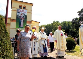 – U dziadków człowiek zawsze jest obsypywany podarunkami – zauważa ks. Buryła.