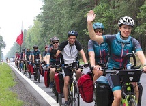 ▼	Pierwsze kilometry 6-tygodniowej trasy przez kontynent.