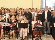 Uczestnicy pierwszej edycji zagrali i zaśpiewali podczas liturgii.