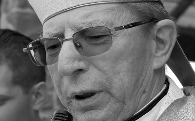 Śp. bp Stefan Siczek (1937-2012).