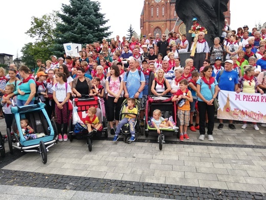 Pielgrzymi wyruszyli z Rybnika na Jasną Górę