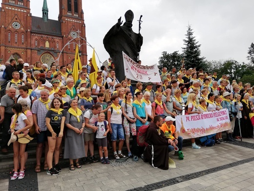 Pielgrzymi wyruszyli z Rybnika na Jasną Górę