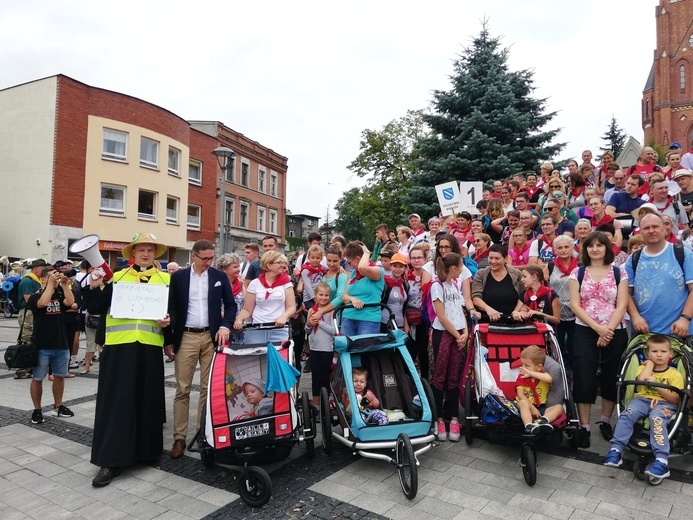 Pielgrzymi wyruszyli z Rybnika na Jasną Górę