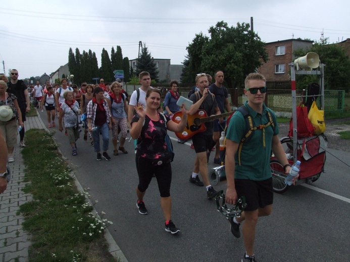 74 Piesza Rybnicka Pielgrzymka - przemarsz grup