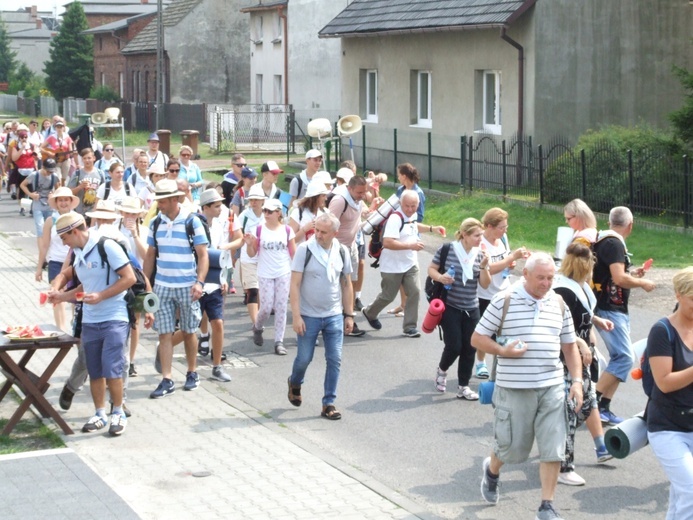 74 Piesza Rybnicka Pielgrzymka - przemarsz grup