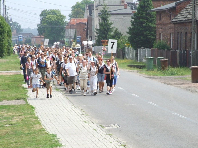 74 Piesza Rybnicka Pielgrzymka - przemarsz grup