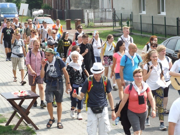 74 Piesza Rybnicka Pielgrzymka - przemarsz grup