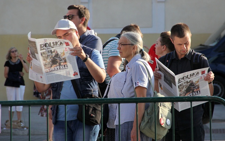 Uroczystości przed Pomnikiem Powstania Warszawskiego