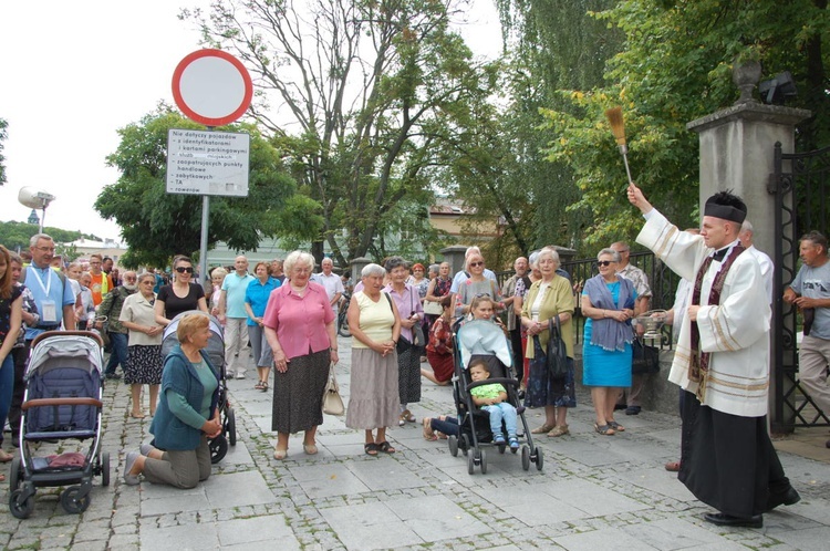 Wyjście pielgrzymów z Chełma