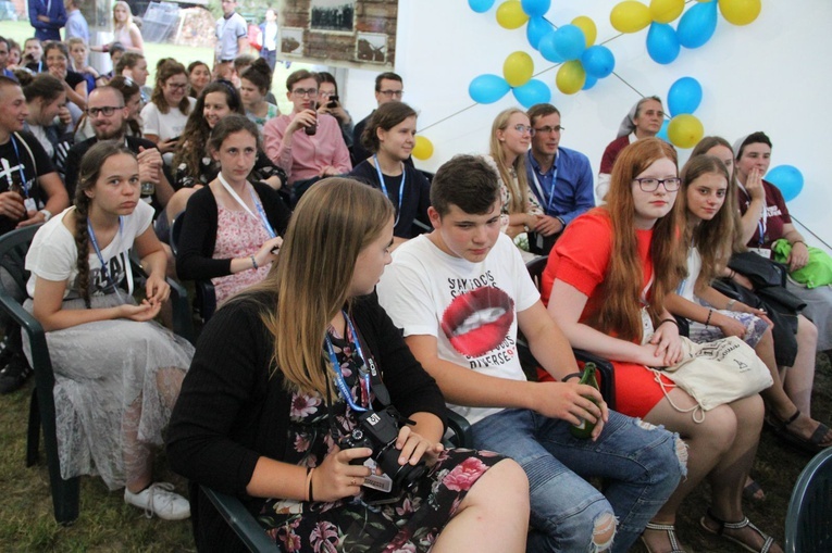 Zabawa. 10 lat Miasteczka Modlitewnego