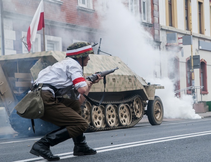 Pamięć o mieście niezłomnym. Inscenizacja w Sianowie