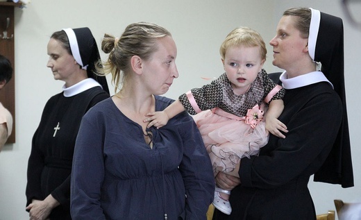 Powitanie sióstr nazaretanek w bielskim Domu Matki i Dziecka Caritas