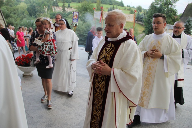 Krużlowa. Rozpoczęcie odpustu ku czci Przemienienia Pańskiego