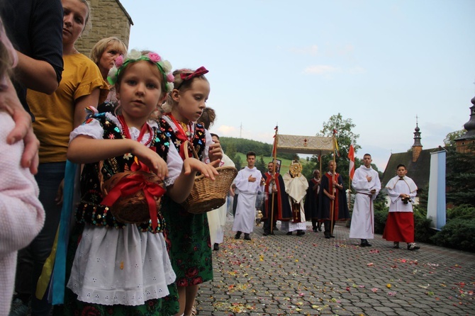 Krużlowa. Rozpoczęcie odpustu ku czci Przemienienia Pańskiego