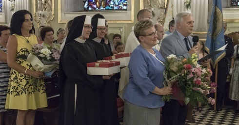 Tegoroczna Porcjunkula w Cieszynie była również okazją do podziękowań parafian za 40-lecie pracy misyjnej pochodzących z tej parafii bp. Tadeusza Zbigniewa Kusego i jego siostry Zofii.