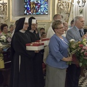 Tegoroczna Porcjunkula w Cieszynie była również okazją do podziękowań parafian za 40-lecie pracy misyjnej pochodzących z tej parafii bp. Tadeusza Zbigniewa Kusego i jego siostry Zofii.