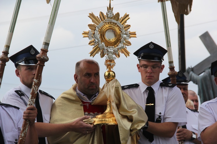 Odpust zakończyła procesja z Najświętszym Sakramentem.