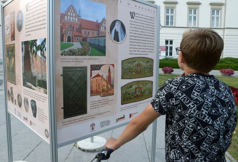 Na 16 planszach prezentowane są wydarzenia i postaci, które w Radomiu decydowały o losach państwa.